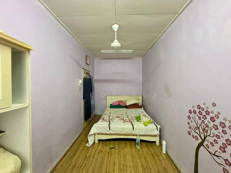 2-storey Terraced House for Sale in Taman Prima Saujana (Kajang) - Gudrotullah Ikhwan - Bedroom - PropertyGuru.com.my