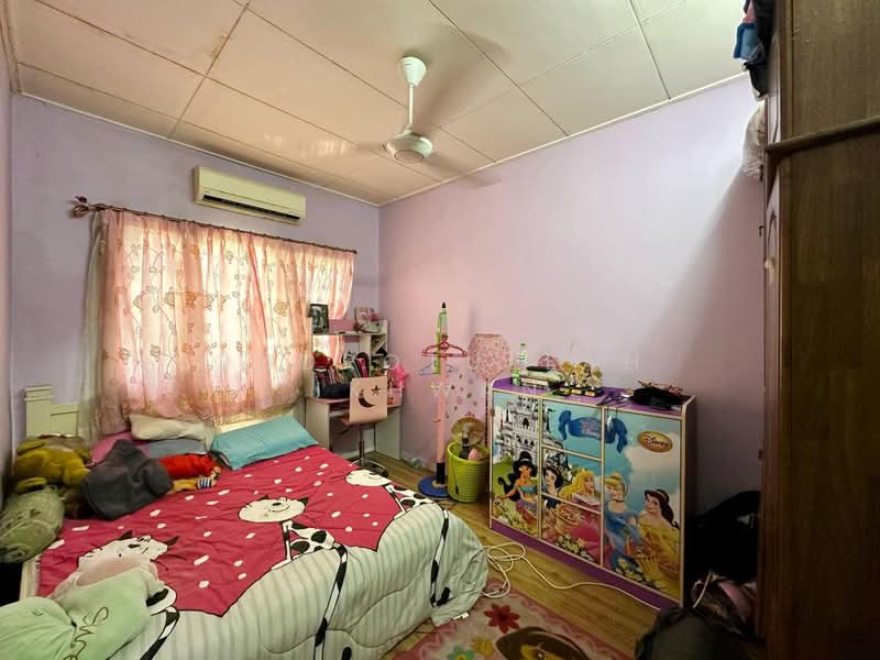 2-storey Terraced House for Sale in Taman Prima Saujana (Kajang) - Gudrotullah Ikhwan - Bedroom - PropertyGuru.com.my