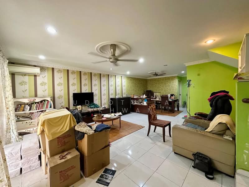 2-storey Terraced House for Sale in Taman Prima Saujana (Kajang) - Gudrotullah Ikhwan - Living Room - PropertyGuru.com.my