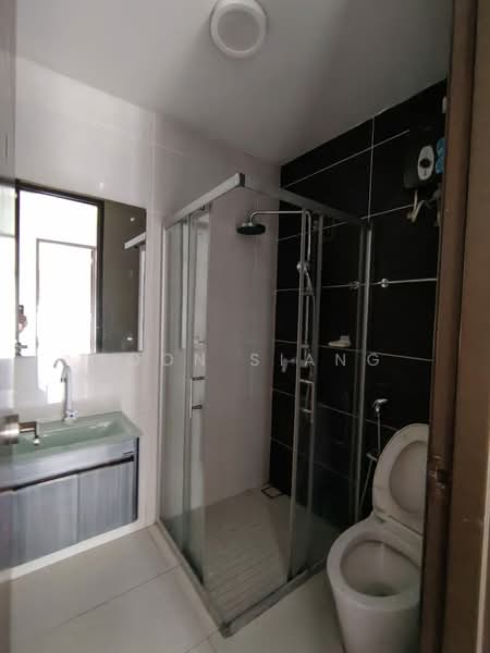 Condominium for Rent at Lovell @ Country Garden Danga Bay - Soon Siang - Bathroom - PropertyGuru.com.my