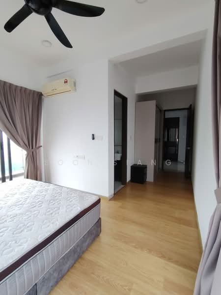 Condominium for Rent at Lovell @ Country Garden Danga Bay - Soon Siang - Bedroom - PropertyGuru.com.my