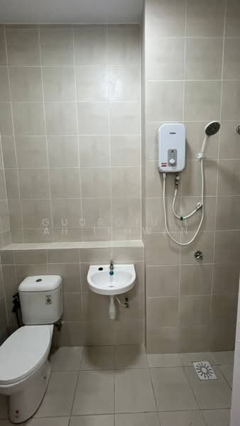 Kondominium untuk Disewa di Residensi Adelia 4 - Gudrotullah Ikhwan - Bathroom - PropertyGuru.com.my