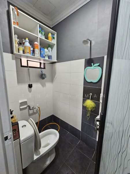 Rumah Teres 2 Tingkat untuk Dijual di Taman Desa Saga (Nilai) - Rena Rahman - Bathroom - PropertyGuru.com.my