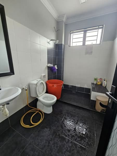Rumah Teres 2 Tingkat untuk Dijual di Taman Desa Saga (Nilai) - Rena Rahman - Bathroom - PropertyGuru.com.my