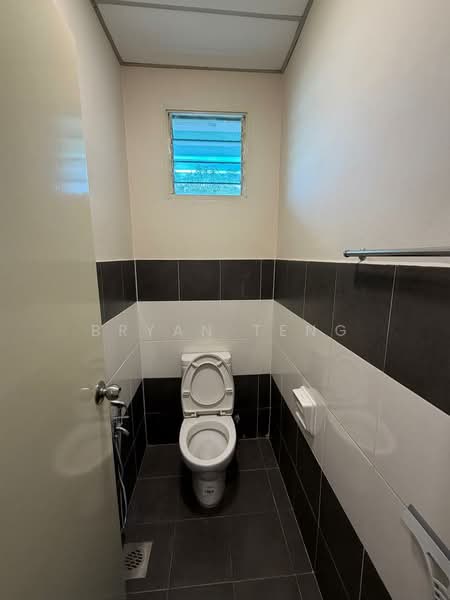 Shop for Rent in Valdor (Sungai Jawi) - Bryan Teng - Bathroom - PropertyGuru.com.my