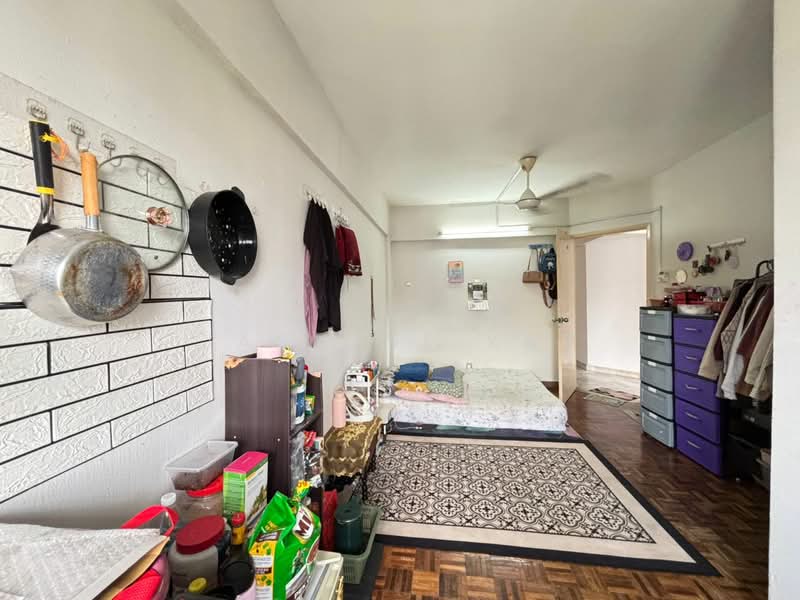Pangsapuri untuk Dijual di Makmur Apartment - Jasmine Yap - Bedroom - PropertyGuru.com.my