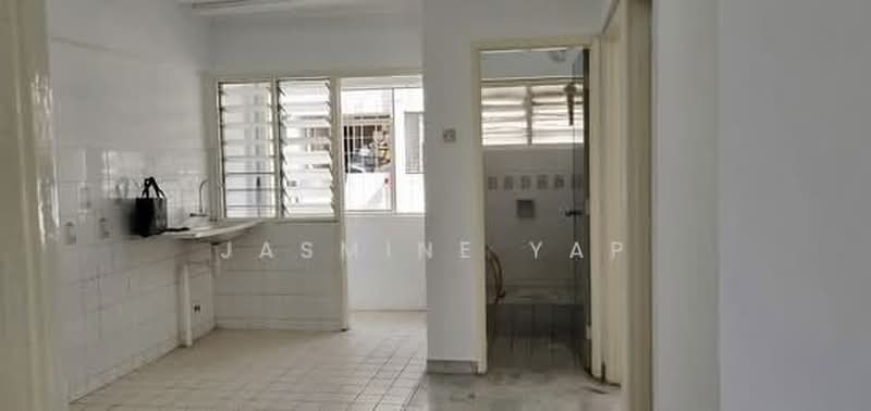 Apartment for Sale at Makmur Apartment - Jasmine Yap - Kitchen - PropertyGuru.com.my