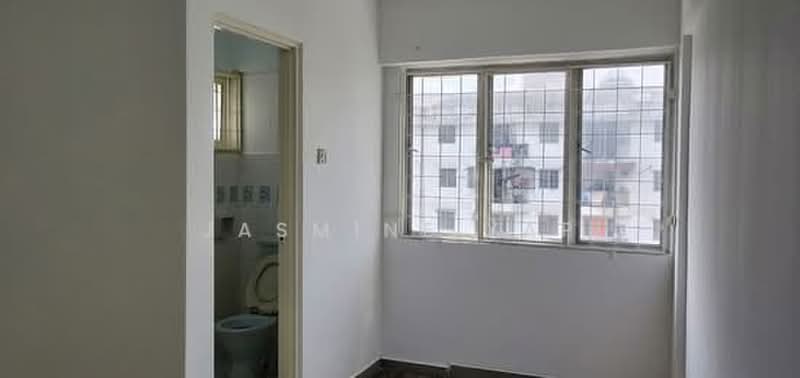 Apartment for Sale at Makmur Apartment - Jasmine Yap - Bathroom - PropertyGuru.com.my
