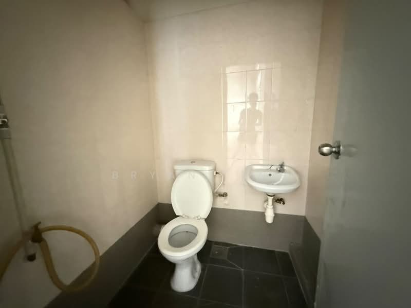 Shop for Rent in Raja Uda (Butterworth) - Bryan Teng - Bathroom - PropertyGuru.com.my