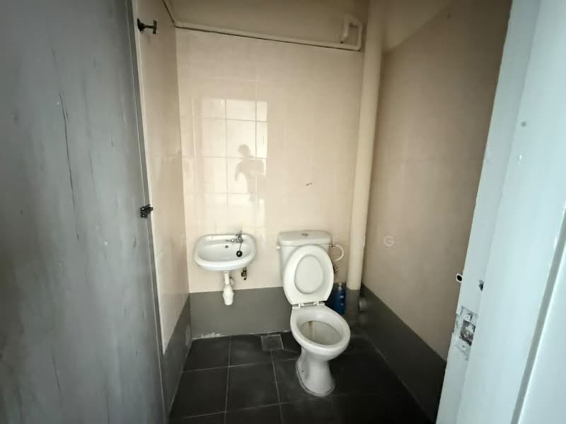 Shop for Rent in Raja Uda (Butterworth) - Bryan Teng - Bathroom - PropertyGuru.com.my