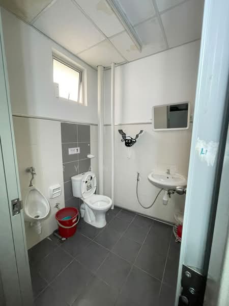 Shop for Rent in Bayan Baru (Penang) - Bryan Teng - Bathroom - PropertyGuru.com.my