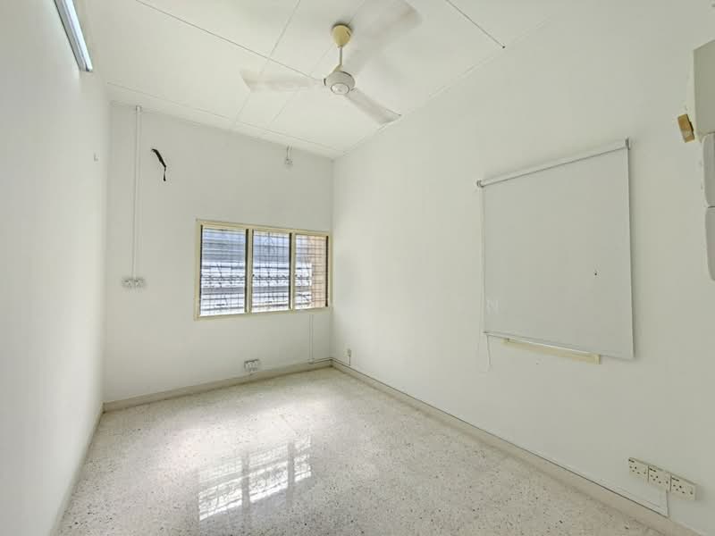 1-storey Terraced House for Sale in Ipoh (Perak) - PENNY CHEN - Bedroom - PropertyGuru.com.my