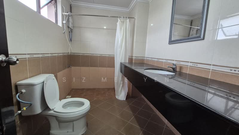Kondominium untuk Disewa di Marina Court Resort Condominium - Siz Mee Yen - Bathroom - PropertyGuru.com.my
