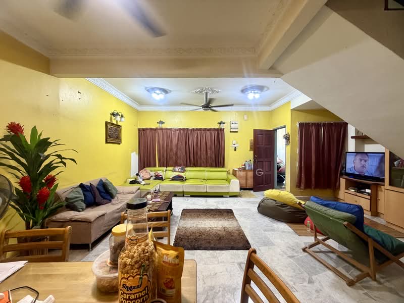 Rumah Teres 2 Tingkat untuk Dijual di Bandar Tun Hussein Onn (Cheras) - Angel Ng - Living Room - PropertyGuru.com.my