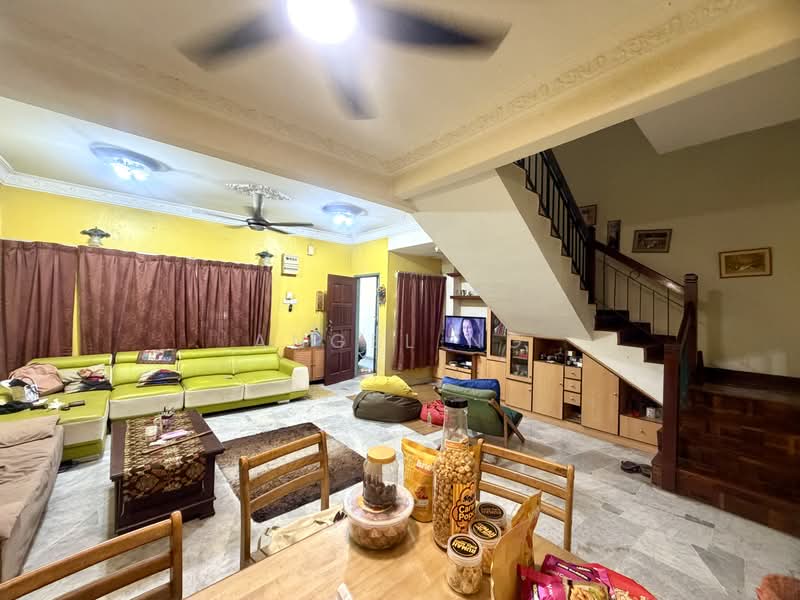 Rumah Teres 2 Tingkat untuk Dijual di Bandar Tun Hussein Onn (Cheras) - Angel Ng - Living Room - PropertyGuru.com.my
