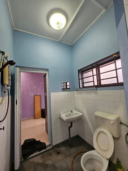 Rumah Teres 2 Tingkat untuk Disewa di Johor Bahru (Johor) - Nikko Soh - Bathroom - PropertyGuru.com.my