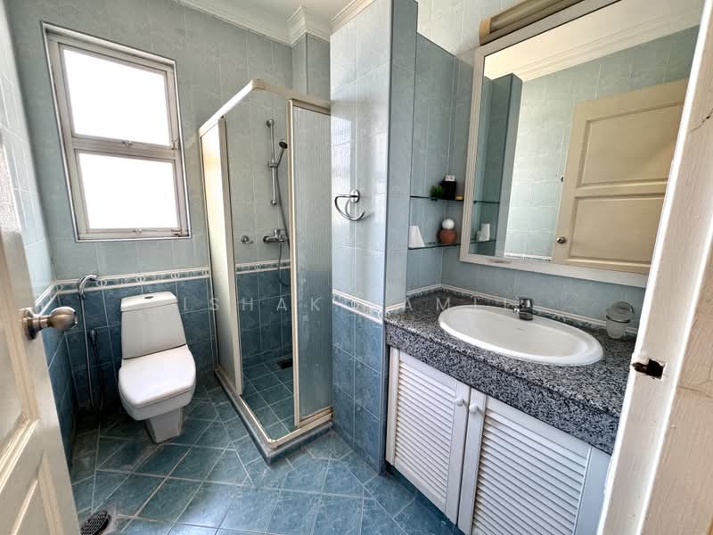 Bungalow for Sale in Bukit Jelutong (Shah Alam) - Ishak Ramli - Bathroom - PropertyGuru.com.my