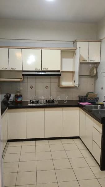Kondominium untuk Disewa di Gold Coast Resort Condominium - Danny Ch'ng - Kitchen - PropertyGuru.com.my