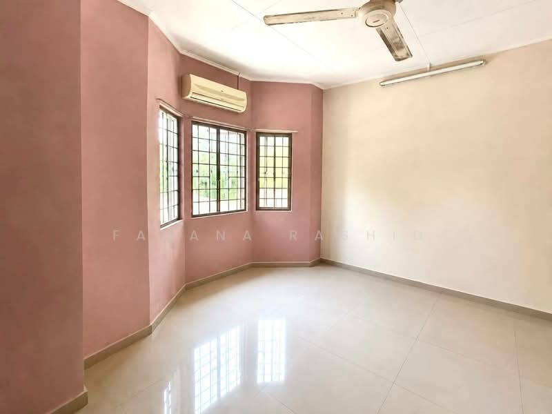 Rumah Teres 2-Tingkat untuk Dijual di Shah Alam (Selangor) - Fahana Rashid - Living Room - PropertyGuru.com.my