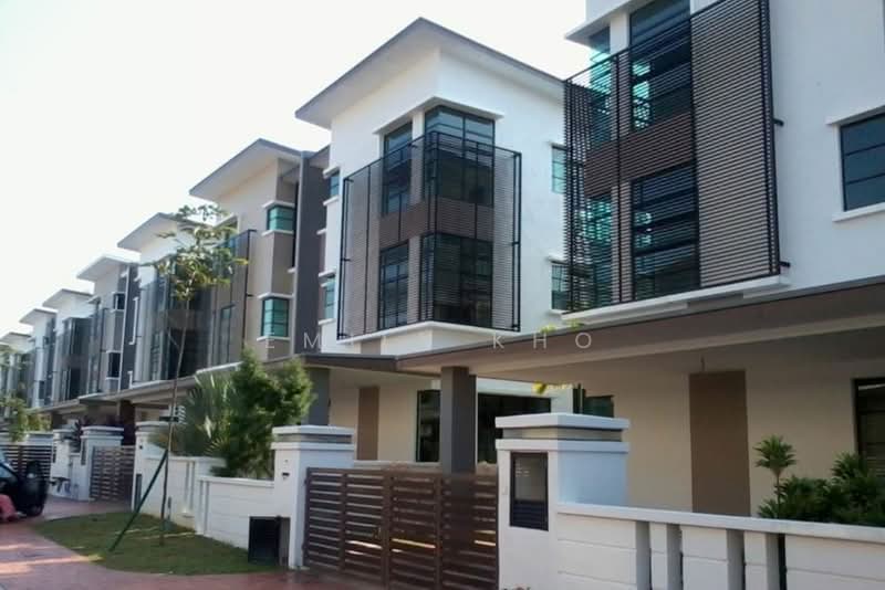 Semi-Detached House for Sale in Sungai Buloh (Selangor) - Emily Kho - Exterior - PropertyGuru.com.my