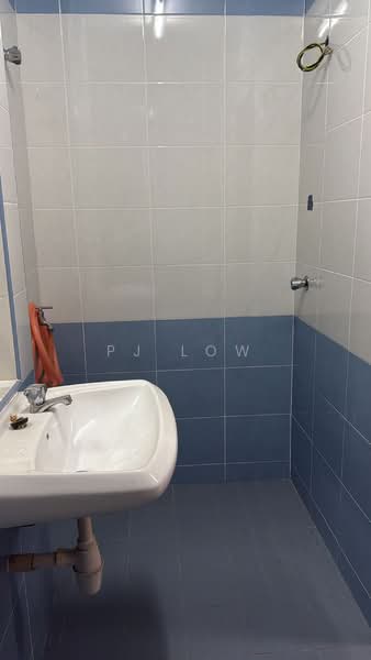 Apartment for Sale at Segar Apartments - PJ Low - Bathroom - PropertyGuru.com.my