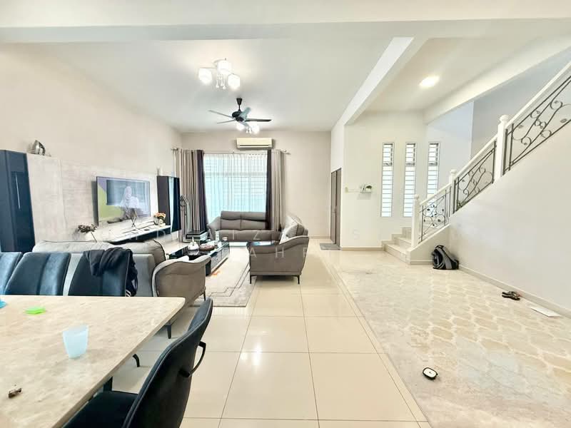 Rumah Teres 2 Tingkat untuk Dijual di Bandar Baru Bangi (Selangor) - Mohd Aizat Saiful Bahri - Living Room - PropertyGuru.com.my