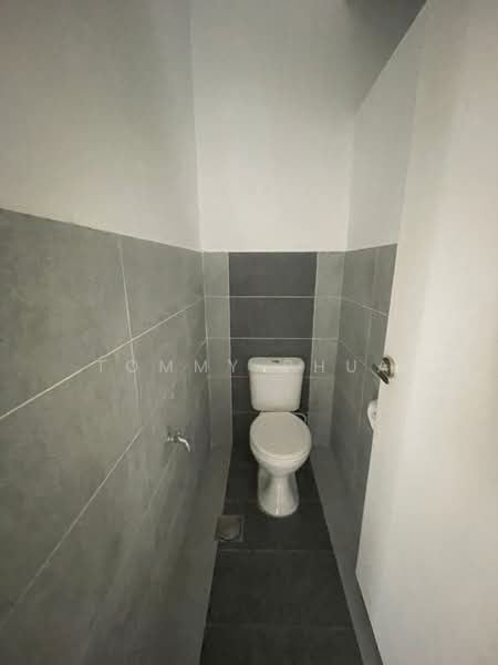 Shop / Office for Rent in Taman Kota Masai (Pasir Gudang) - Tommy Phua - Bathroom - PropertyGuru.com.my