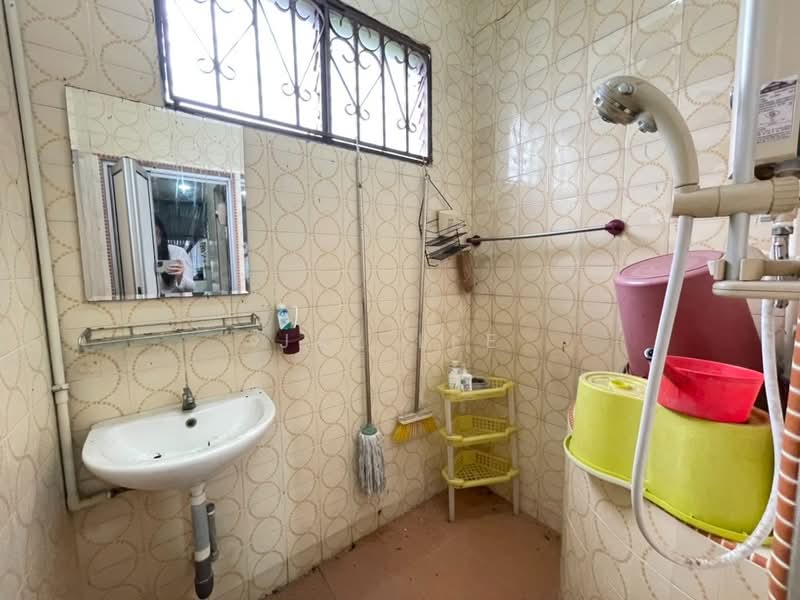 2-storey Terraced House for Sale in Taman Kolam Air (Johor Bahru) - Jaz Lee - PropertyGuru.com.my