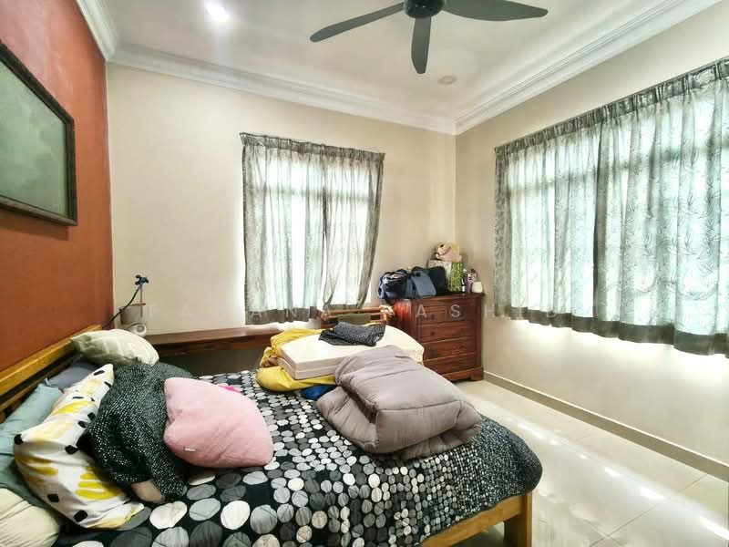 Rumah Banglo untuk Dijual di Kota Damansara (Selangor) - Fahana Rashid - Bedroom - PropertyGuru.com.my