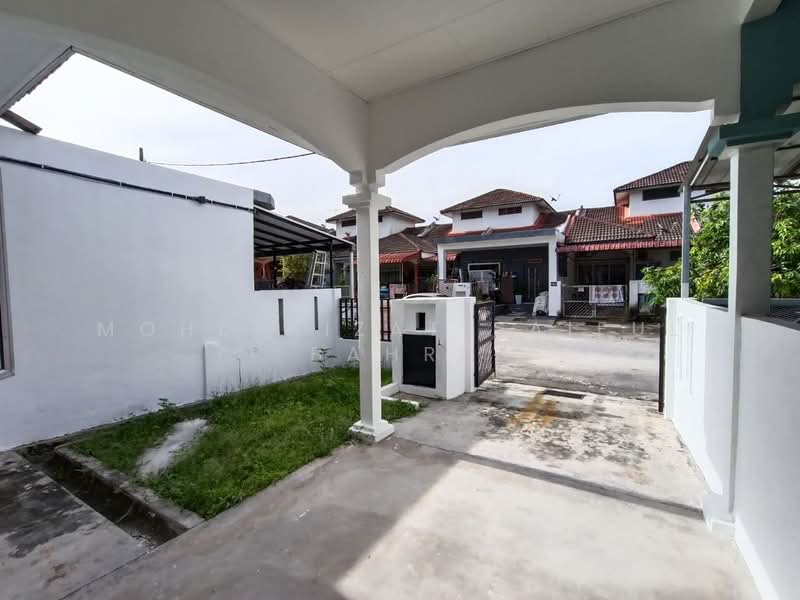 1-storey Terraced House for Sale in Puncak Alam (Selangor) - Mohd Aizat Saiful Bahri - Exterior - PropertyGuru.com.my