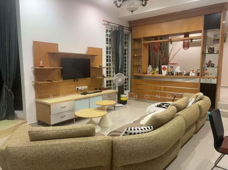 Rumah Teres 2 Tingkat untuk Disewa di Taman Suria (Johor Bahru) - Benson Chong - Living Room - PropertyGuru.com.my