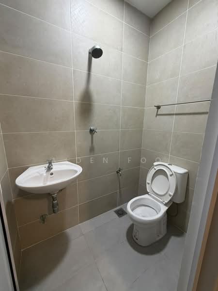 Condominium for Rent at Hillcrest Heights - Aiden Foo - Bathroom - PropertyGuru.com.my