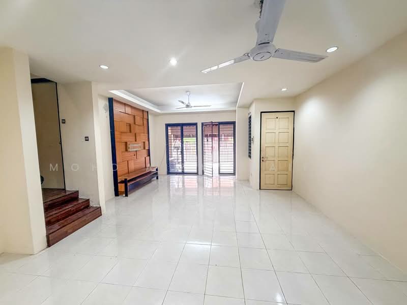 Rumah Teres 2 Tingkat untuk Dijual di Alam Damai (Cheras) - Mohd Aizat Saiful Bahri - Living Room - PropertyGuru.com.my
