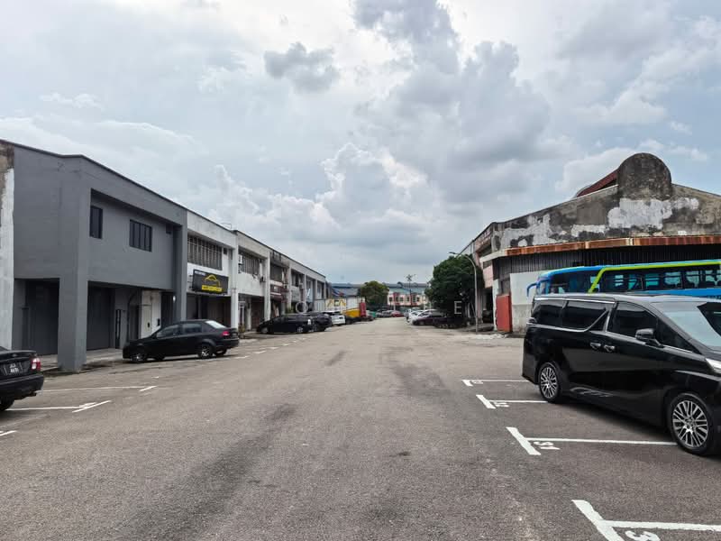 Kilang untuk Disewa di Taman Desa Jaya (Johor Bahru) - Fion Lee - Exterior - PropertyGuru.com.my