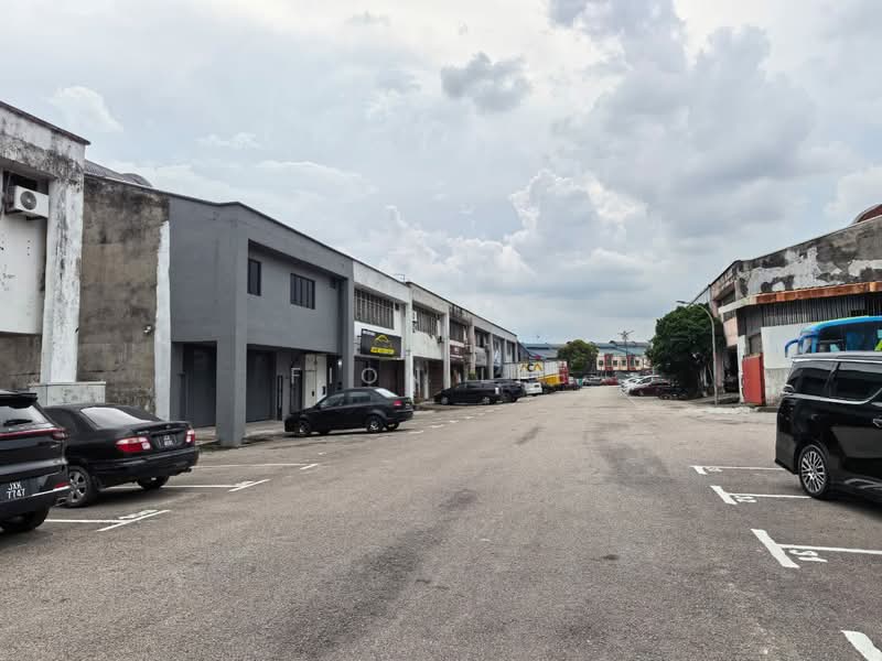 Kilang untuk Disewa di Taman Desa Jaya (Johor Bahru) - Fion Lee - Exterior - PropertyGuru.com.my