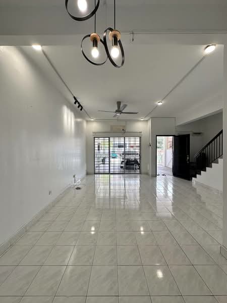 2-storey Terraced House for Sale in Seksyen 8 (Bangi) - Ali Idris - Living Room - PropertyGuru.com.my