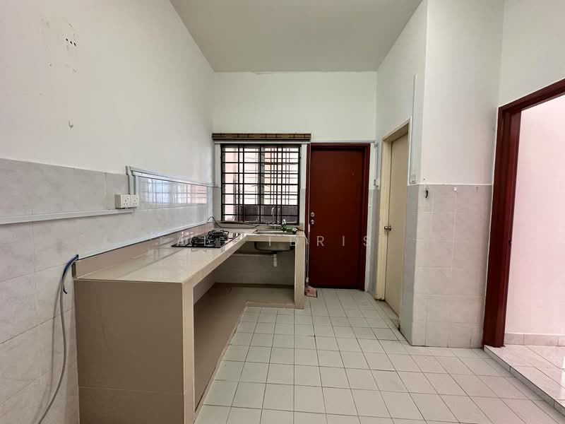 2-storey Terraced House for Sale in Seksyen 8 (Bangi) - Ali Idris - Kitchen - PropertyGuru.com.my