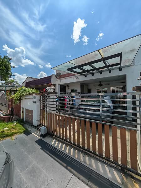 1-storey Terraced House for Sale in Taman Serdang Raya (Seri Kembangan) - Kean Phang - Exterior - PropertyGuru.com.my