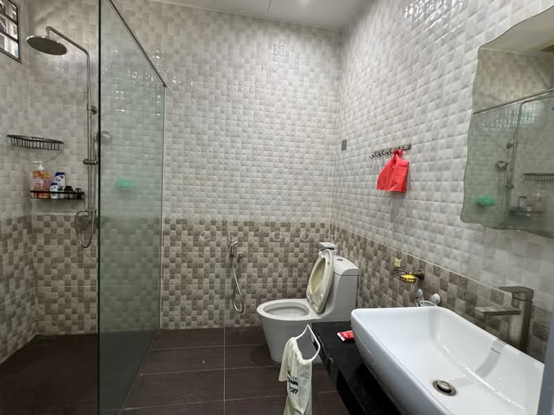 Rumah Banglo untuk Dijual di Taman Dahlia (Alor Setar) - CE Goh - Master Bathroom - PropertyGuru.com.my