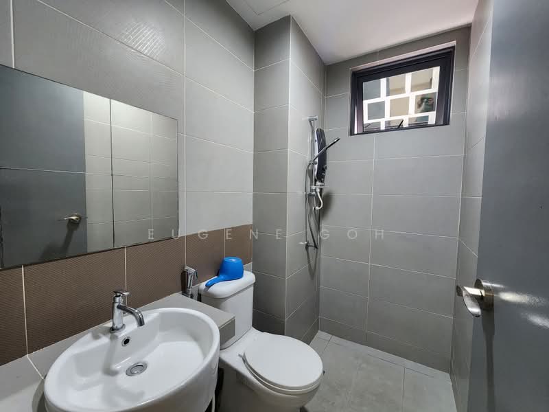 Service Residence for Rent at Amerin Residence - Eugene Goh - 2nd Bathroom (Shared) - PropertyGuru.com.my