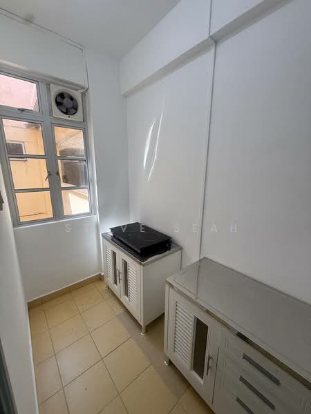 Condominium for Rent at Nusavilla - Steve Seah - Kitchen - PropertyGuru.com.my