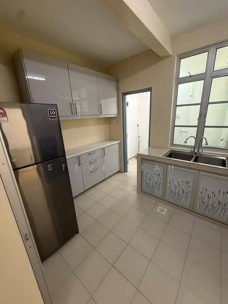 Condominium for Rent at Nusavilla - Steve Seah - Kitchen - PropertyGuru.com.my