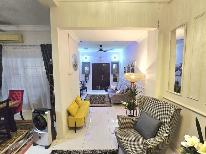 Rumah Teres 2 Tingkat untuk Dijual di Bandar Puteri Klang (Klang) - Sa'a Nordin - Living Room - PropertyGuru.com.my