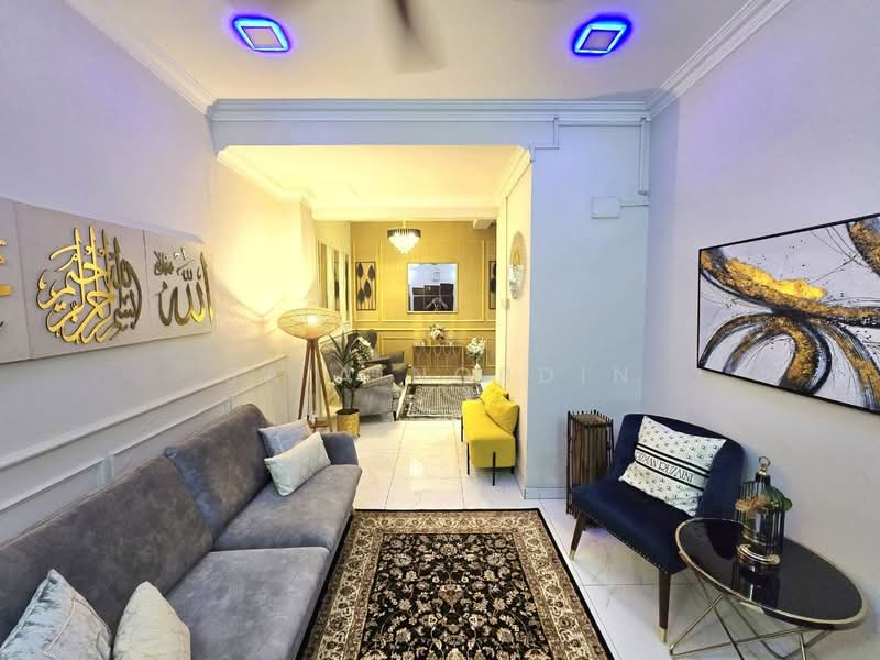 Rumah Teres 2 Tingkat untuk Dijual di Bandar Puteri Klang (Klang) - Sa'a Nordin - Living Room - PropertyGuru.com.my