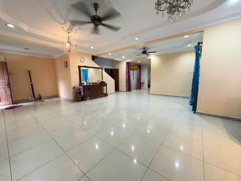 Rumah Berkembar untuk Dijual di Taman Kajang Impian (Kajang) - Mohd Aizat Saiful Bahri - Living Room - PropertyGuru.com.my