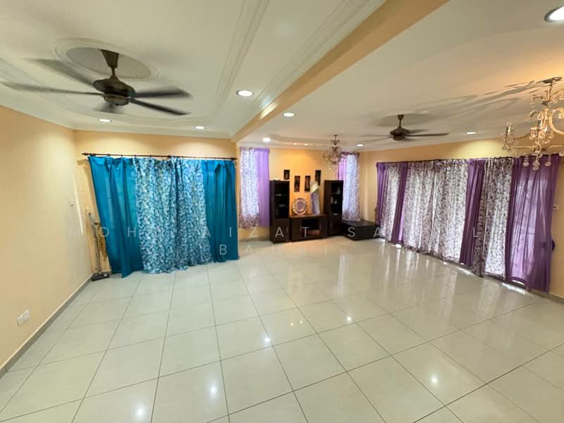 Rumah Berkembar untuk Dijual di Taman Kajang Impian (Kajang) - Mohd Aizat Saiful Bahri - Living Room - PropertyGuru.com.my
