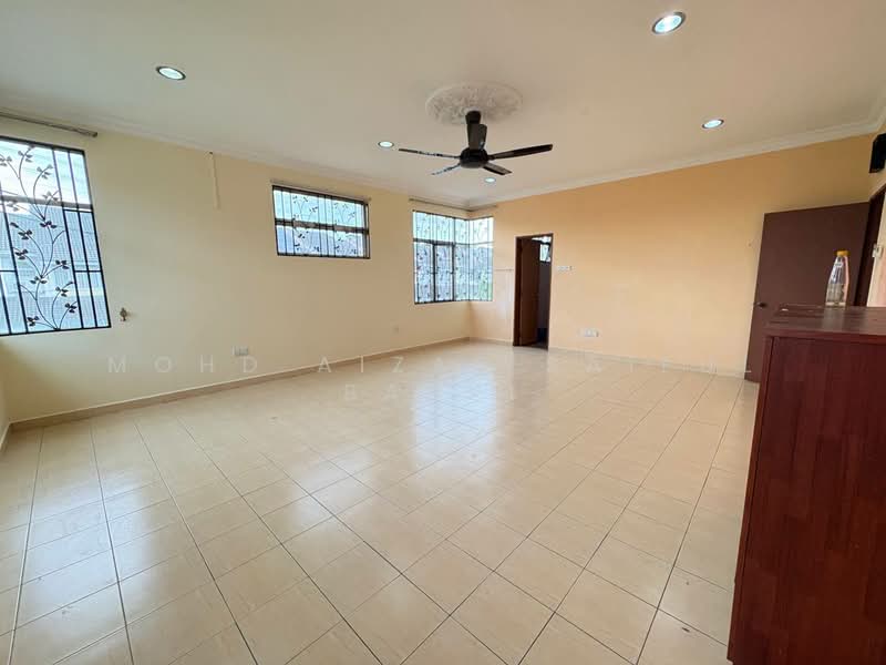 Rumah Berkembar untuk Dijual di Taman Kajang Impian (Kajang) - Mohd Aizat Saiful Bahri - Living Room - PropertyGuru.com.my