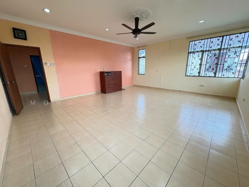 Rumah Berkembar untuk Dijual di Taman Kajang Impian (Kajang) - Mohd Aizat Saiful Bahri - Living Room - PropertyGuru.com.my