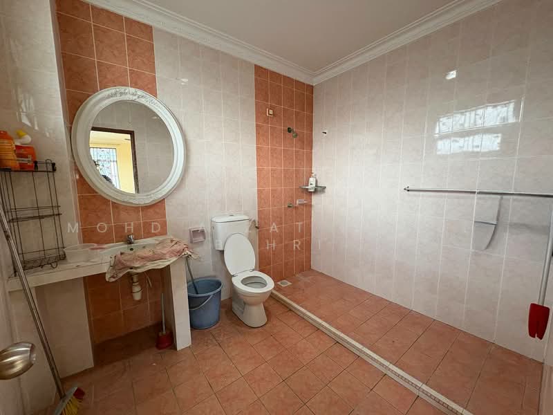 Rumah Berkembar untuk Dijual di Taman Kajang Impian (Kajang) - Mohd Aizat Saiful Bahri - Bathroom - PropertyGuru.com.my