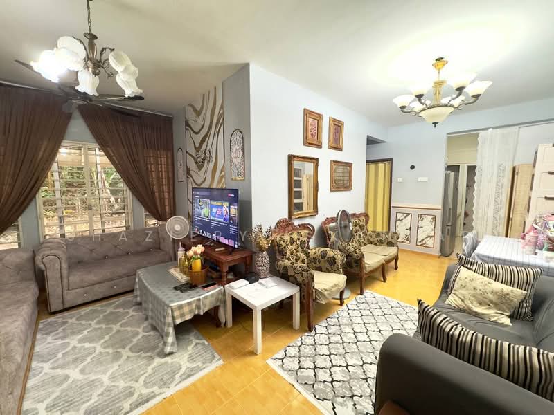 Pangsapuri untuk Dijual di Prima Court - Shaziery Iskandar - Living Room - PropertyGuru.com.my